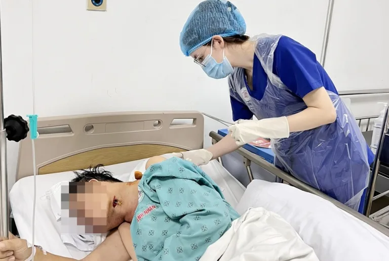Người đàn ông bị áp xe vùng cổ gáy, lưng do mắc Whitmore