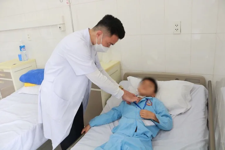 Cảnh giác với nguy cơ bệnh dại khi bị chó cắn